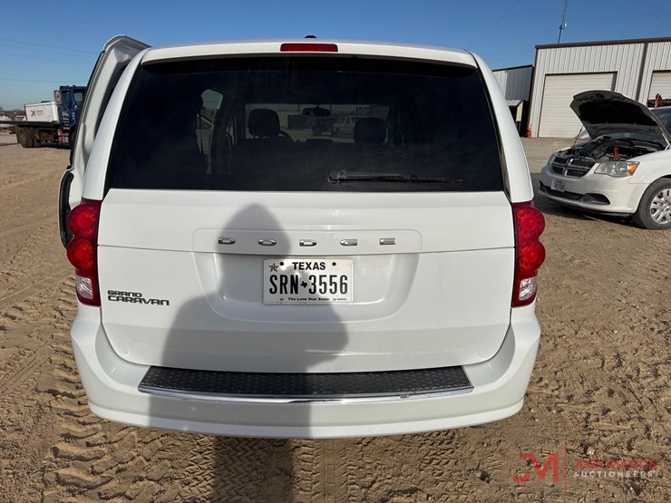 2014-dodge-grand-caravan-image-9