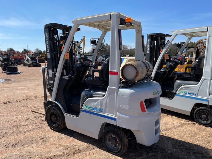 #1134-•-unicarriers-lp-forklift-image-3