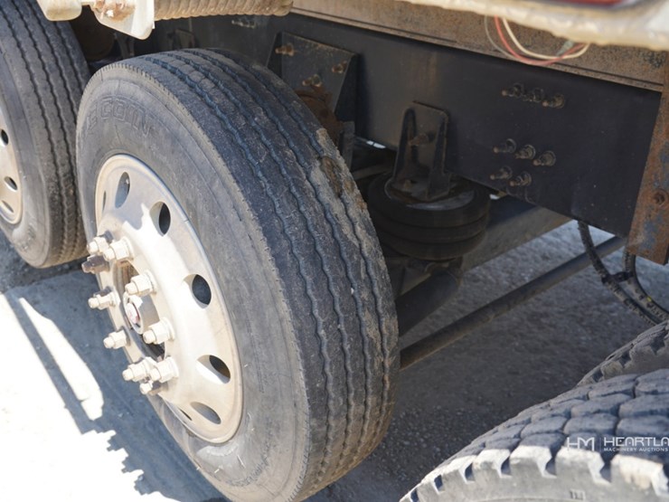 2018-mack-granite-gu713-image-48