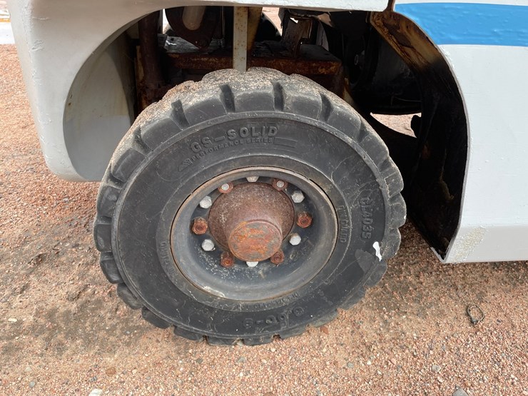 #1164-•-unicarriers-3,450-lbs-lp-forklift-image-32