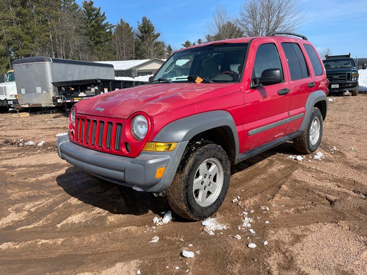 2005-jeep-liberty-image-1