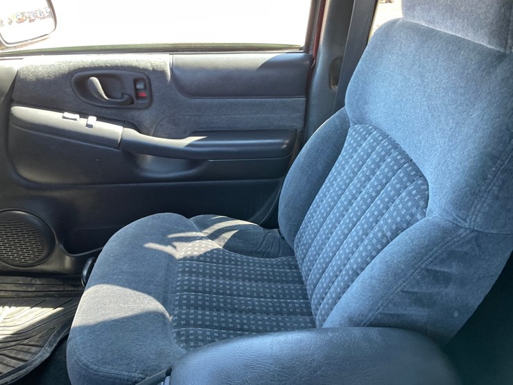 1998-chevrolet-s10-image-38