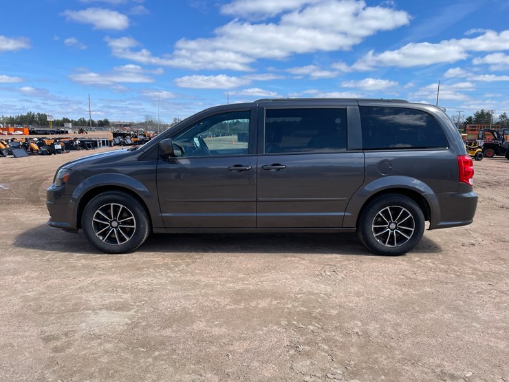 2017-dodge-grand-caravan-image-2