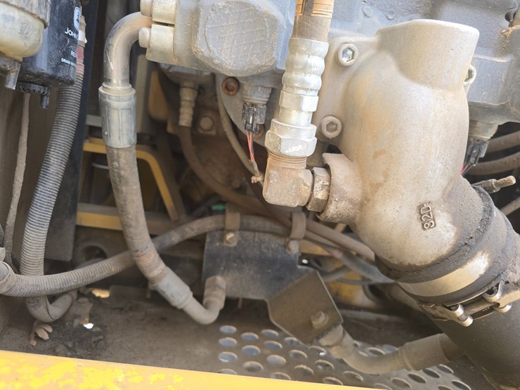 2013-deere-160g-lc-image-56