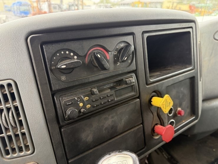 2006-international-durastar-4400-image-27