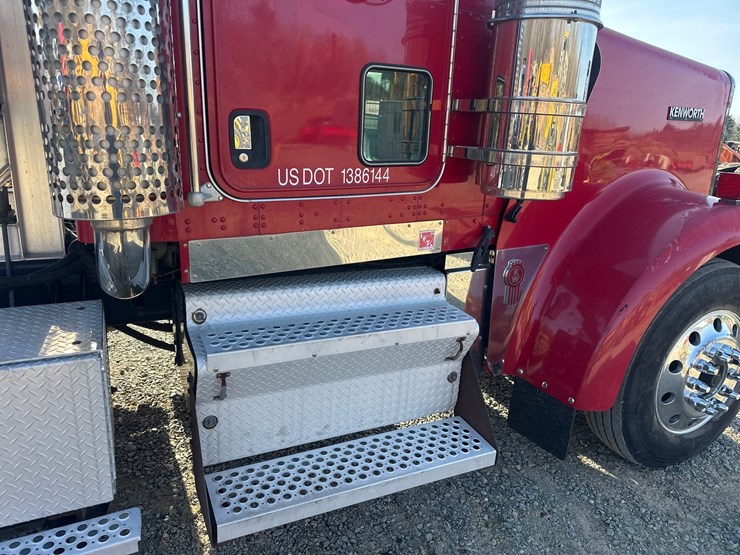 2006-kenworth-w900-image-12