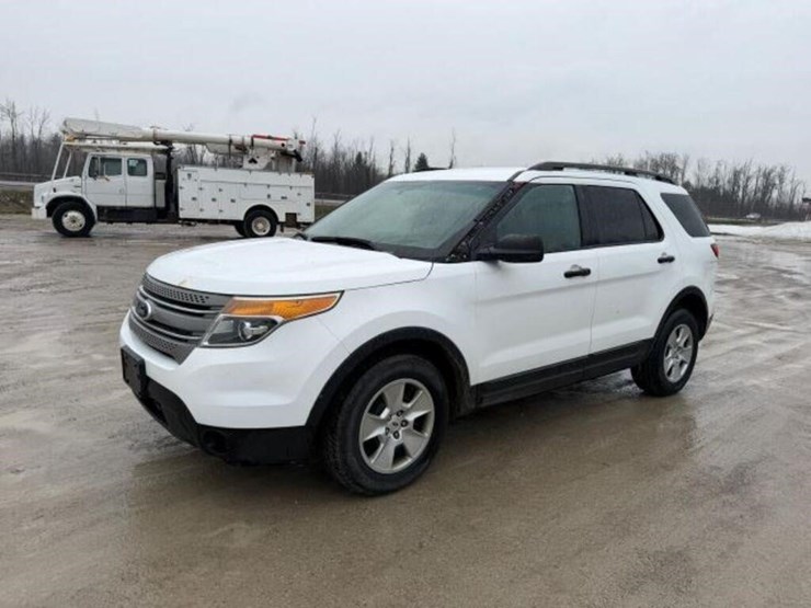 2013-ford-explorer-image-1