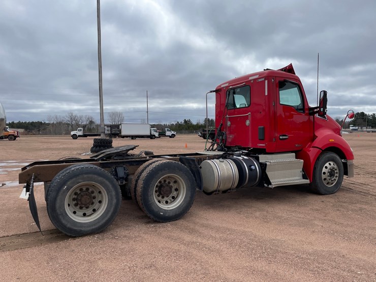 2016-kenworth-t680-image-5