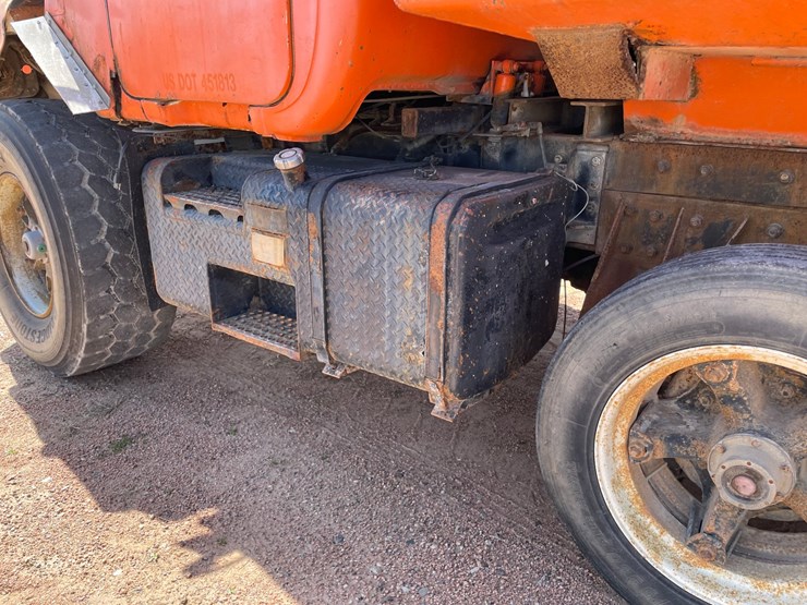 1992-mack-dm690s-image-22