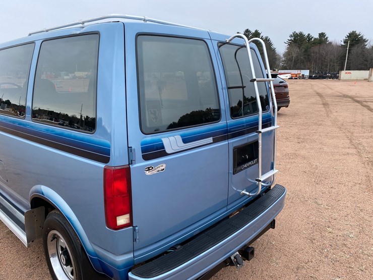 1985-chevrolet-astro-image-19
