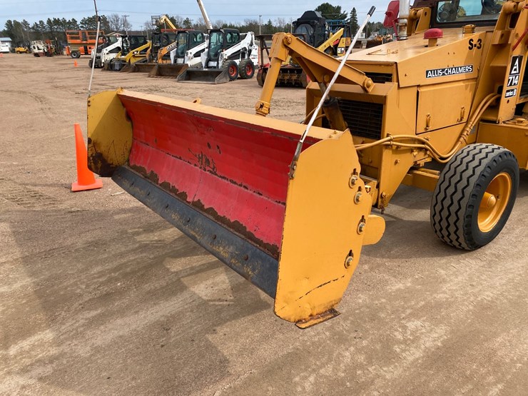 #1004-•-1982-allis-chalmers-714-series-b-industrial-plow-tractor-image-14
