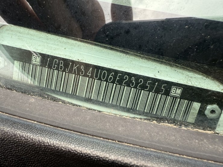 2006-chevrolet-silverado-3500-image-9