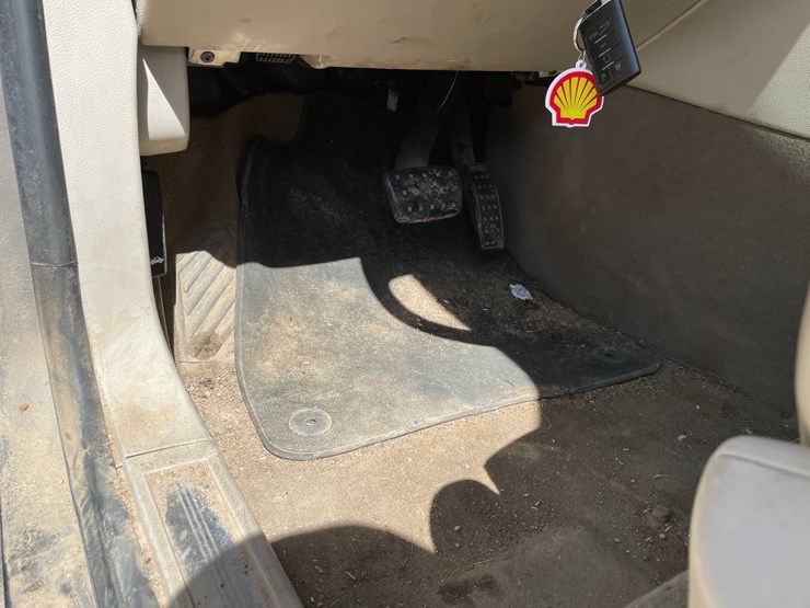 2011-cadillac-srx-image-37