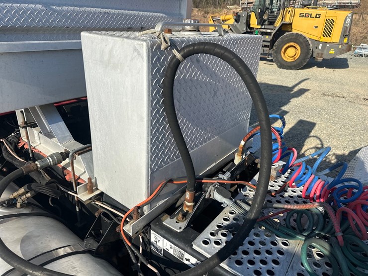 2006-kenworth-w900-image-18