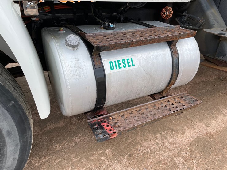 2012-international-durastar-4400-image-11