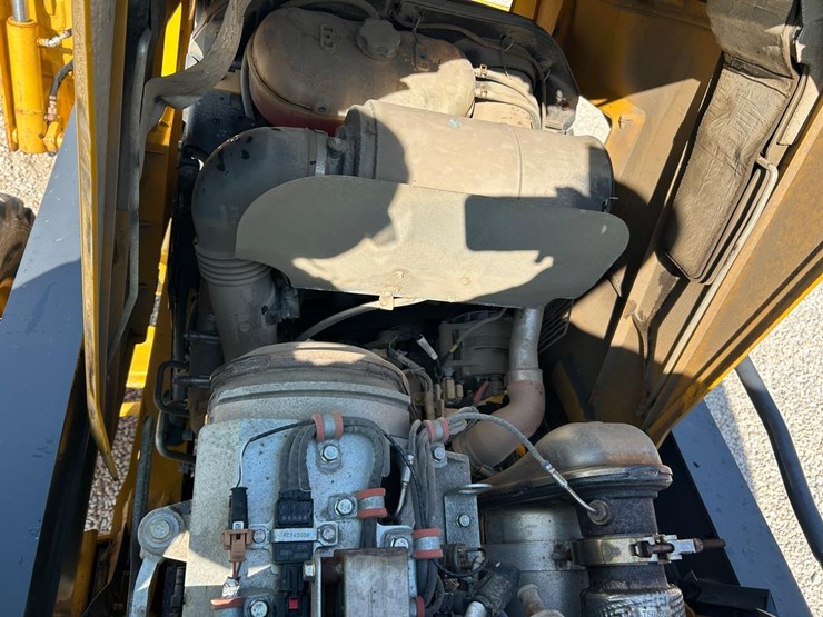 2021-deere-310l-image-20