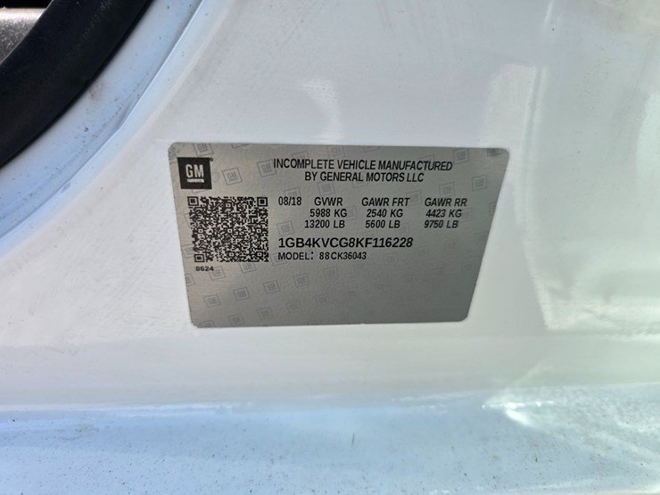 2019-chevrolet-silverado-3500-image-35