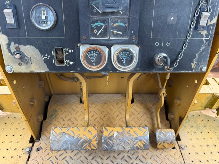 caterpillar-d4c-image-42