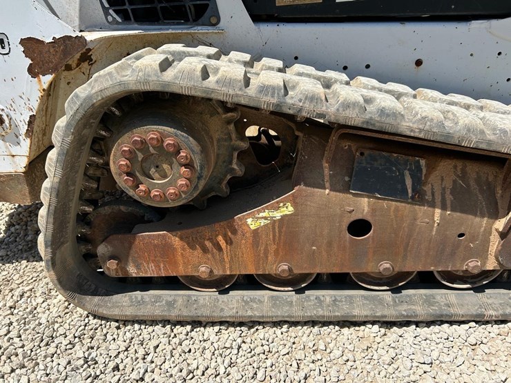2015-bobcat-t590-image-14
