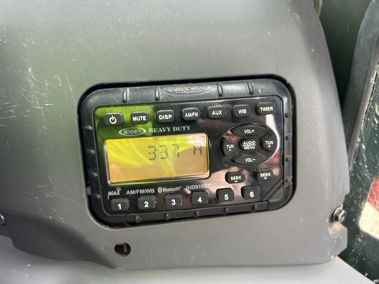 2021-kubota-svl75-2-skid-steer-loader-image-27