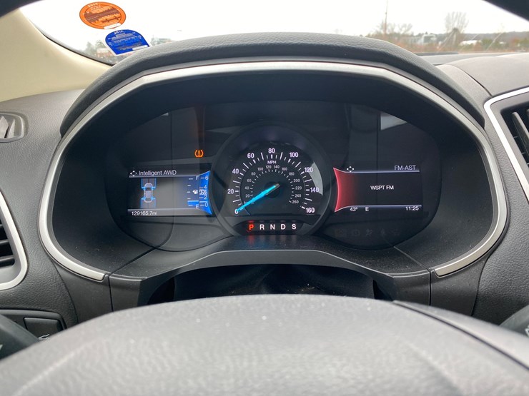 2015-ford-edge-sel-image-34