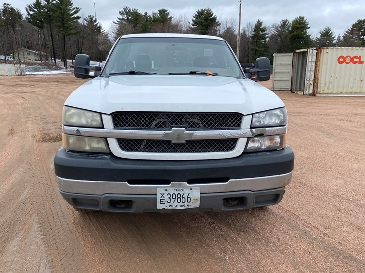 2004-chevrolet-2500-image-2