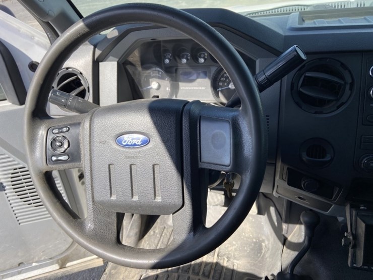 2014-ford-f250-xl-image-18
