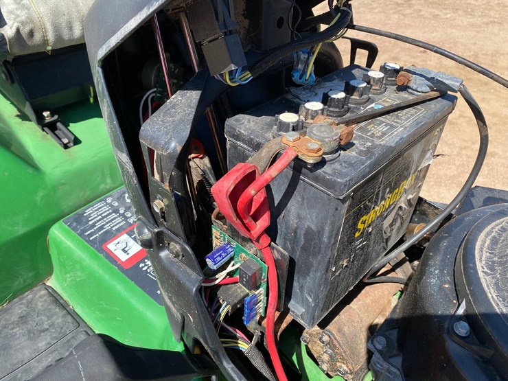 john-deere-325-image-28