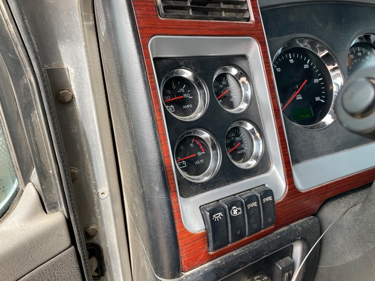 2009-kenworth-w900-image-71