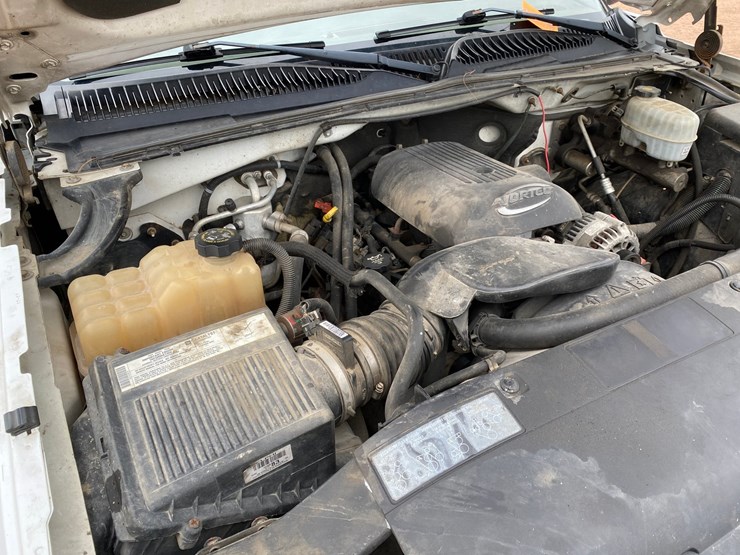 2004-chevrolet-2500-image-35