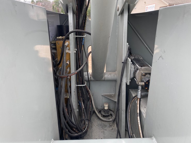 1995-skyjack-sjkb33n-image-34