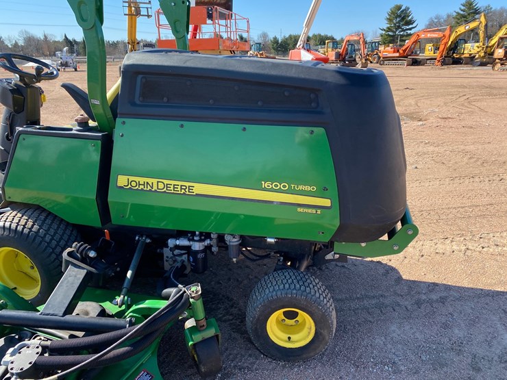 2014-john-deere-1600t-image-22