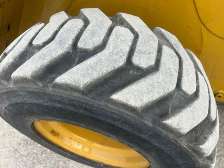 2014-caterpillar-262d-image-59