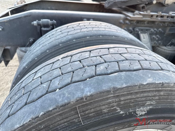 2020-mack-anthem-64t-image-12