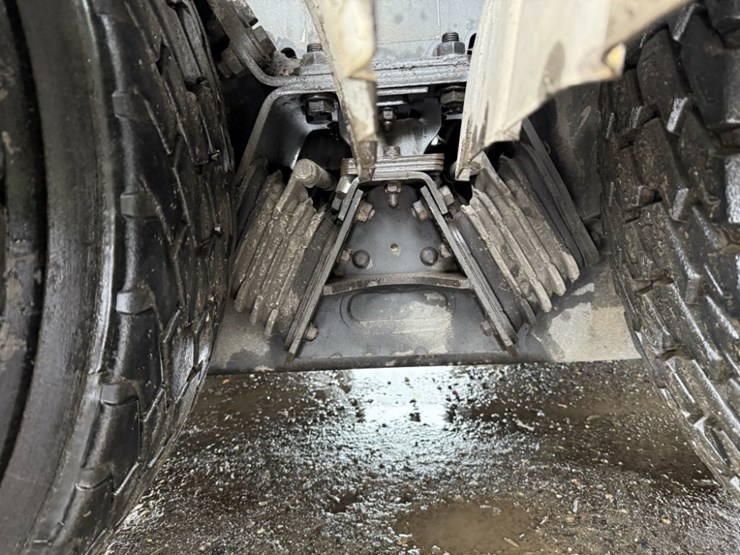 2013-international-7600-image-22