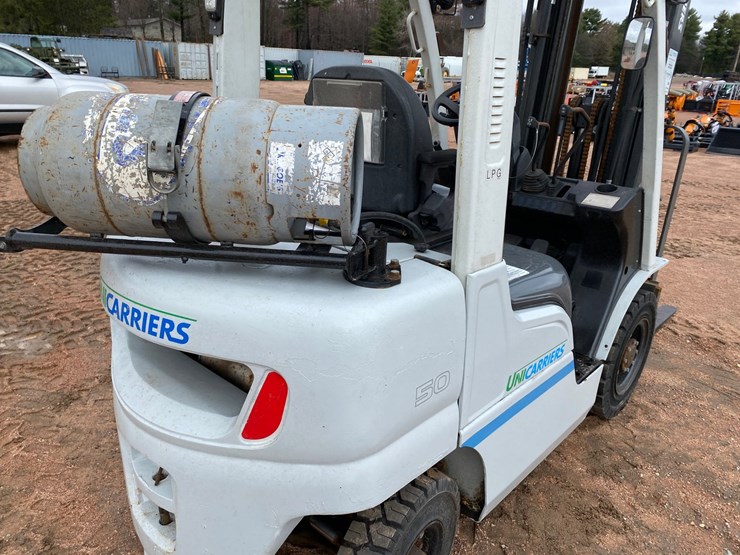 #1163-•-unicarriers-3,450-lbs-lp-forklift-image-24