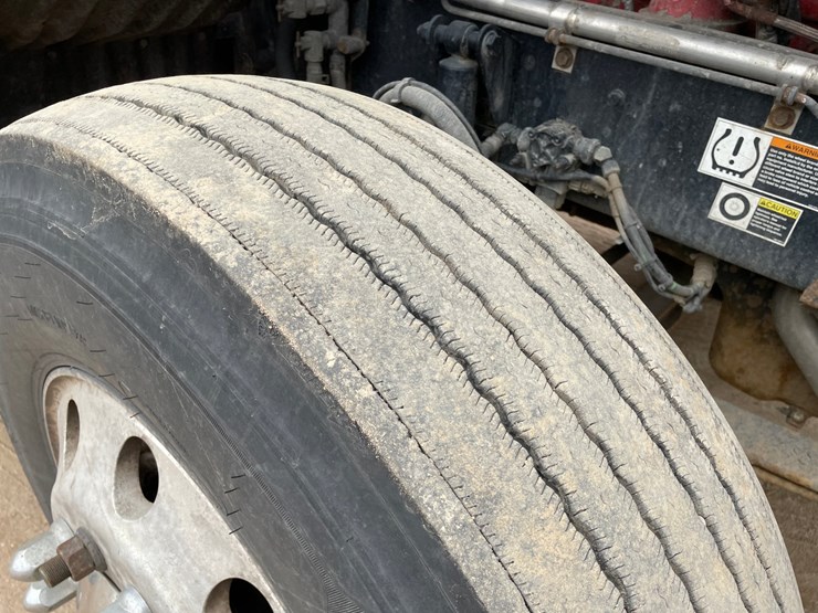 2016-kenworth-t660-image-30