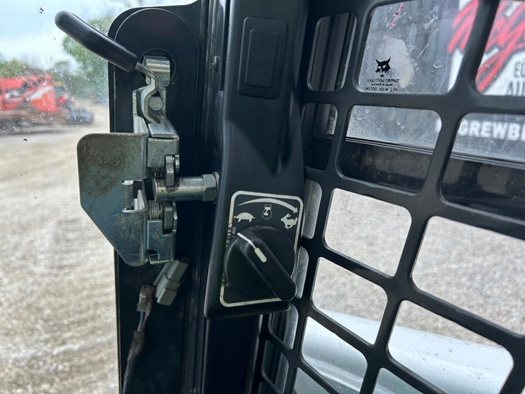 2024-bobcat-t770-image-21