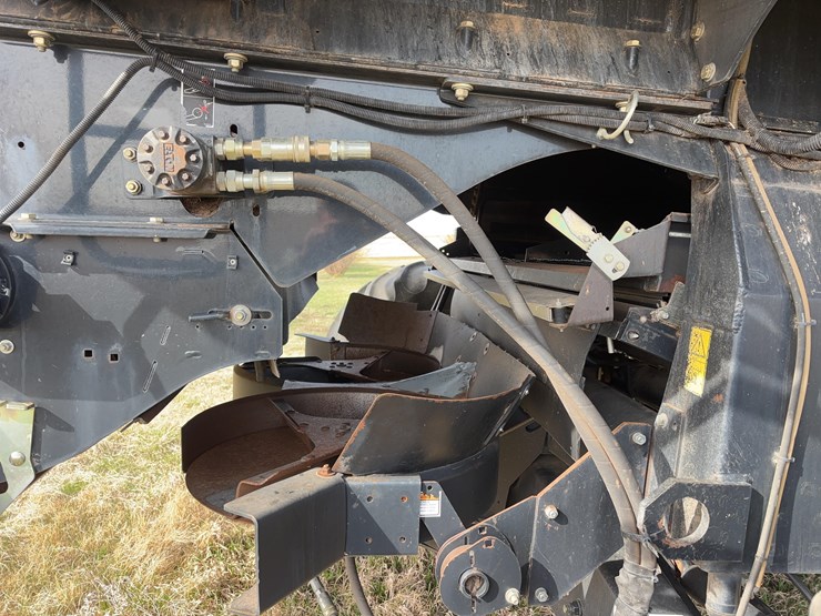 2006-new-holland-cr970-image-16