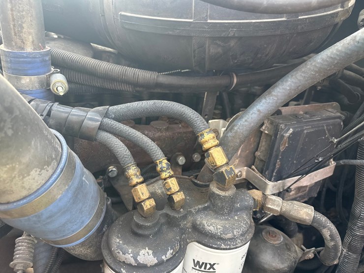 2002-mack-ch613-image-40