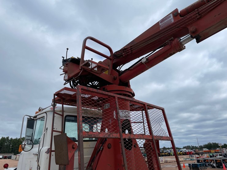 1990-mack-dm690s-image-31