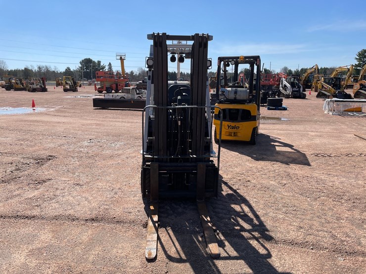 #1135-•-unicarriers-lp-forklift-image-8