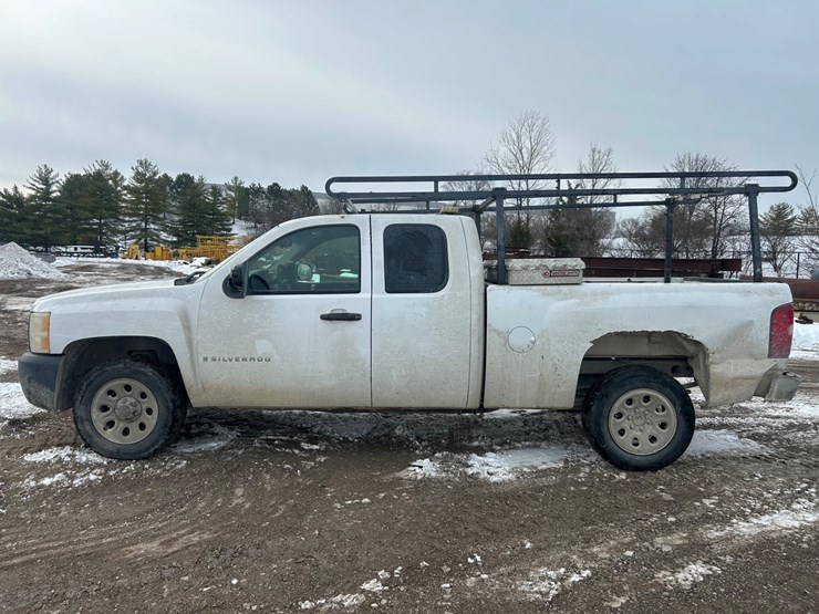 #22574-•-2008-chevrolet-silverado-pickup-truck-image-4