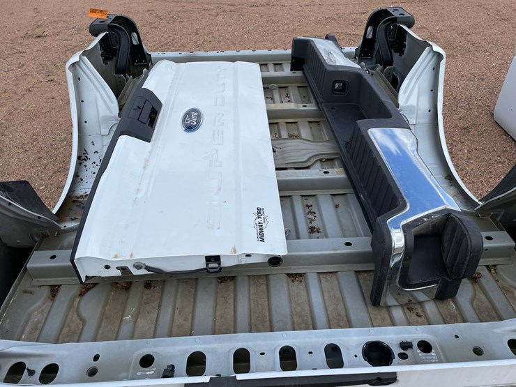 2023-ford-f250-image-10