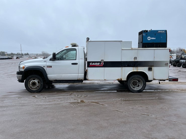 2008-dodge-ram-5500-image-2