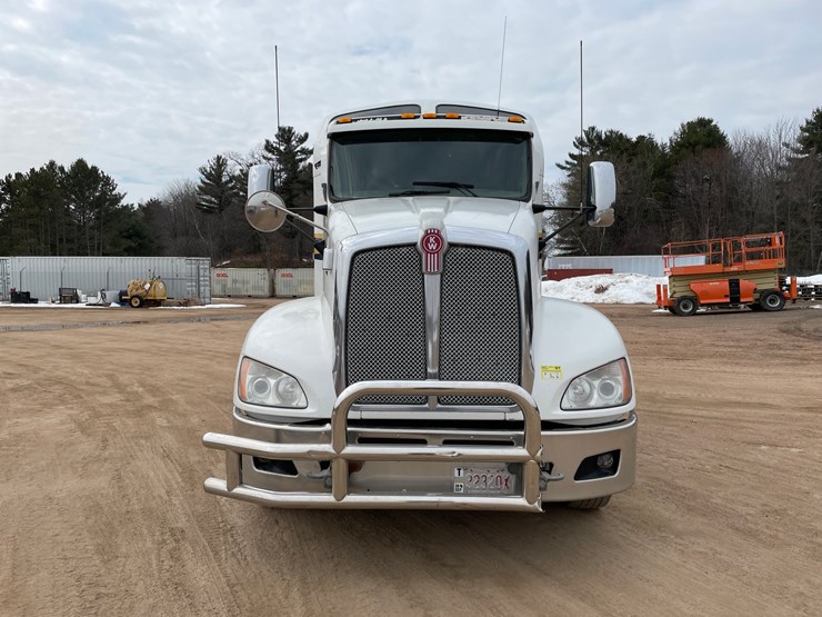 2016-kenworth-t660-image-8