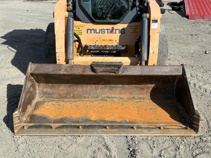 2011-mustang-2700v-image-7