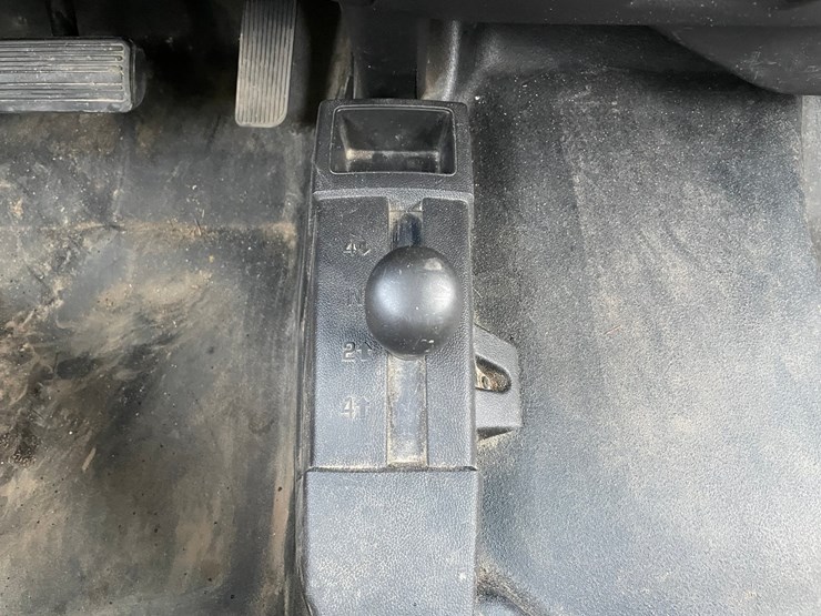 2015-chevrolet-silverado-2500-image-39