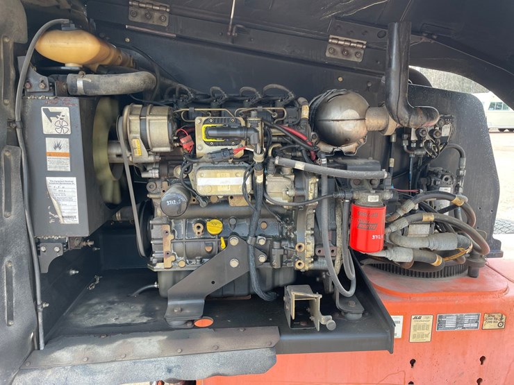 2016-jlg-400s-image-34