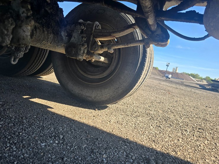 2000-red-river-live-bottom-image-49